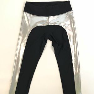 X by Gottex Black and Silver Capris😍😍😍